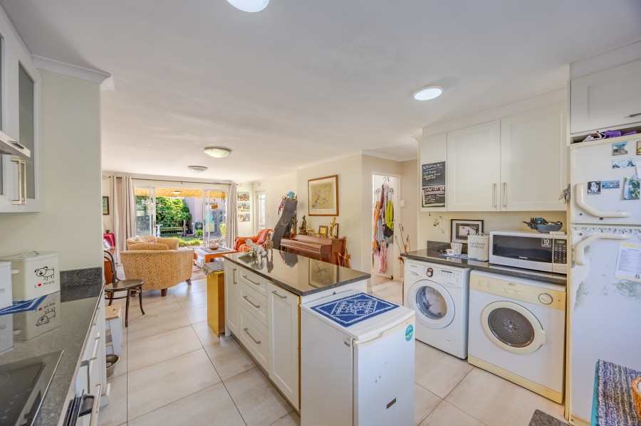 2 Bedroom Property for Sale in Lakeside Western Cape